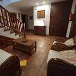 Tiviti Country house